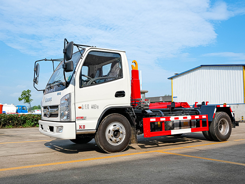 藍(lán)牌凱馬建筑勾臂垃圾車